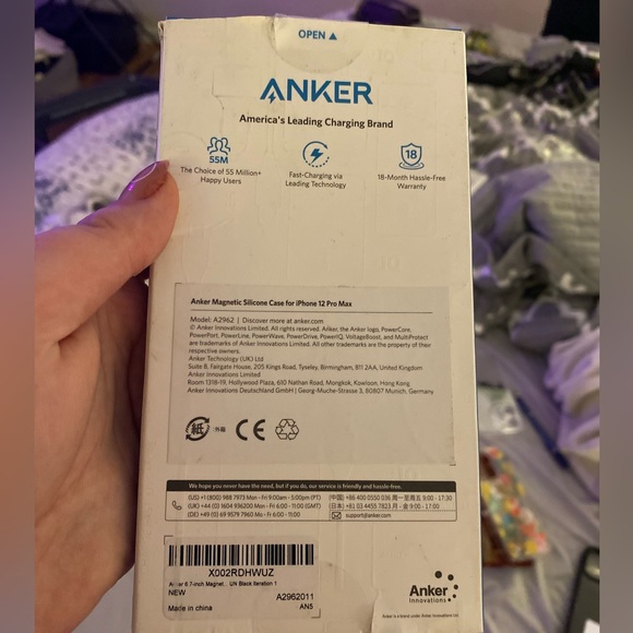 iPhone 12 Pro Max ANKER Magnetic Silicone Charging Case - Picture 3 of 3